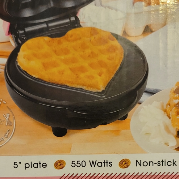 NIB MyMini Heart Waffle Maker - Picture 2 of 5